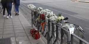 τροχαιο λουλουδια κερακια