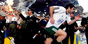 Ο Γιώργος Καραγκούνης στο Ολυμπιακός-Παναθηναϊκός το 2003 στην Ριζούπολη