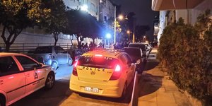 Επίθεση στο ΑΤ Κολωνού -Τραυματίστηκαν δύο αστυνομικοί