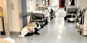 Σοκαριστικές εικόνες από νοσοκομείο στην Ιταλία: Ασθενείς με κορωνοϊό σε φορεία στους διαδρόμους