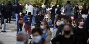 κόσμος στην Αθήνα πριν το lockdown