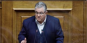 Ο Δημήτρης Κουτσούμπας στο βήμα της Βουλής