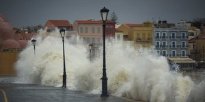 κυματα φαναρι χανια