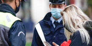 Ελεγχος των αστυνομικών για sms μετακίνησεις 