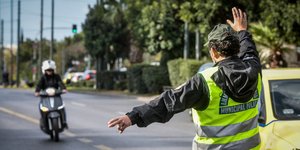 Κορωνοϊός: Πάνω από 2.000 παραβάσεις την Τετάρτη 