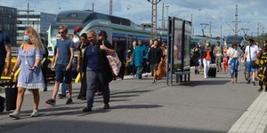 κοσμος πλατφορμα μετρο