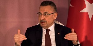 Ο Οκτάι σε ομιλία του