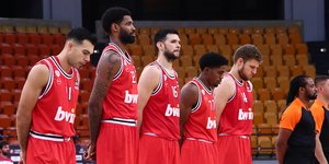 Παίκτες της ομάδας μπάσκετ του Ολυμπιακού