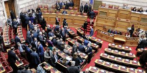 ορθιοι βουλευτες εδρανα