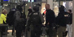 Η Αστυνομία έχει αποκλείσει τον κεντρικό σιδηροδρομικό σταθμό στην Ουτρέχτη