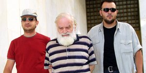 Ο Χρήστος Παπαδόπουλος κρατείται από ασφαλίτες