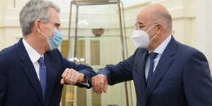 Τζεφρι Πάιατ, Νίκος Δένδιας