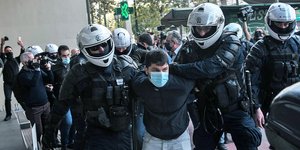 Ενταση και επεισόδια ανάμεσα σε μέλη του ΚΚΕ και την αστυνομία