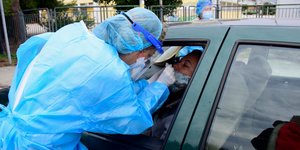Rapid Test μέσα από το αυτοκίνητο από τον ΕΟΔΥ