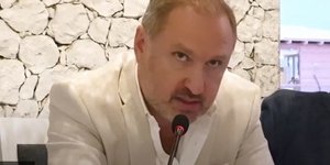 Γιάννης Σιόκας ζαχαρη κοστουμι