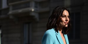 στιλάτη γυναίκα στην εβδομάδα μόδας