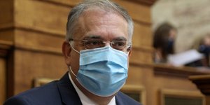 θεοδωρικακος χειρουργικη μασκα 