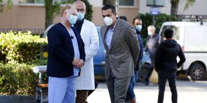 Ο Αλέξης Τσίπρας στο νοσοκομείο «Γεννηματάς»