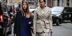 γυναίκες με παλτό στην εβδομάδα μόδας