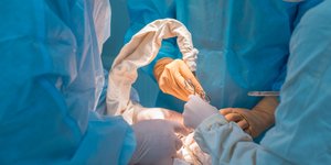 Μακεδονία: Γιατροί ξέχασαν… σπάτουλα στην κοιλιά ασθενούς Θα πληρώσουν 64.000 ευρώ αποζημίωση