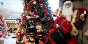 Χριστουγεννιάτικο δέντρο και Άη Βασίλης