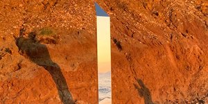 O μυστηριώδης πρισματικός στύλος που εμφανίστηκε στη Νήσο Γουάιτ της Βρετανίας