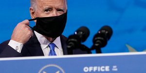 Ο εκλεγμένος Πρόεδρος των ΗΠΑ, Τζο Μπάιντεν με μάσκα προστασίας