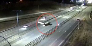 Αεροπλάνο προσγειώνεται σε αυτοκινητόδρομο στη Μινεσότα των ΗΠΑ