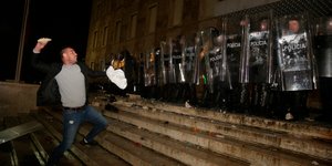 Επεισόδια και χάος στην Αλβανία μετά το θάνατο 25χρονου από αστυνομικό