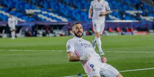 Ο Μπενζεμά πανηγυρίζει γονατιστός