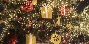 Το iefimerida.gr σάς εύχεται Χρόνια Πολλά -Με υγεία, δύναμη και χαμόγελα το 2021