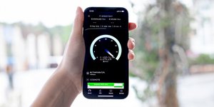 Η COSMOTE έφερε πρώτη στην Ελλάδα το μέλλον των τηλεπικοινωνιών, προχωρώντας στην εμπορική διάθεση δικτύου 5G σε Αθήνα, Θεσσαλονίκη κι άλλες πόλεις στην Ελλάδα
