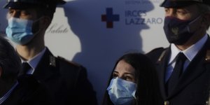 αντρες γυναικα κοντη