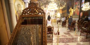 Εκκλησία με μέτρα για τον κορωνοϊό