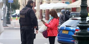 ελεγχος γυναικα κοκκινο