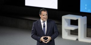 Ο Αδωνις Γεωργιάδης μιλάει σε συνέδριο