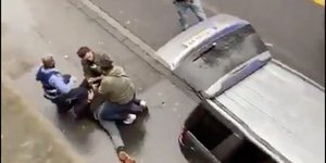 Η στιγμή της σύλληψης του οδηγού που παρέσυρε πεζούς στο Trier της Γερμανίας
