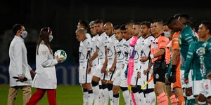 Γιατρός στο Μεξικό δίνει τη μπάλα σε διαιτητή στο Μεξικό