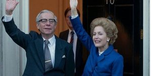 Η Τζίλιαν Αντερσον ως Μάργκαρετ Θάτσερ στο The Crown