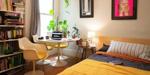 Γραφείο στην κρεβατοκάμαρα 