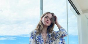 γυναίκα που μοιάζει νεότερη