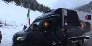 Το φορτηγό ψυγείο που μετέφερε τα πρώτα εμβόλια στην Ιταλία