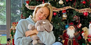 Βίκυ Καγιά:Ο ξέφρενος χορός των παιδιών της μπροστά στο δέντρο