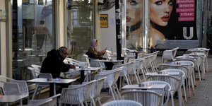 Κλείνουν εστιατόρια και εμπορικά κέντρα στην Κύπρο