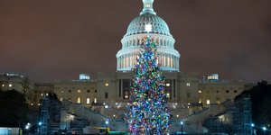 Χριστουγεννιάτικο δέντρο έξω από το Κογκρέσο στις ΗΠΑ