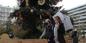 κορωνοϊός χριστουγεννιάτικο δέντρο