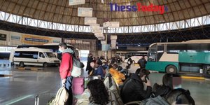 Κόσμος στα ΚΤΕΛ Θεσσαλονίκης μια ημέρα πριν την παραμονή Πρωτοχρονιάς