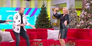 Η Ιωάννα Μαλέσκου χορεύει τσιφτετέλι στον αέρα του Love It