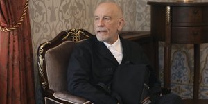 μαλκοβιτς σε πολυθρονα
