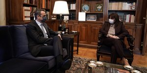Ο Κυριάκος Μητσοτάκης και η Αικατερίνη Σακελλαροπούλου